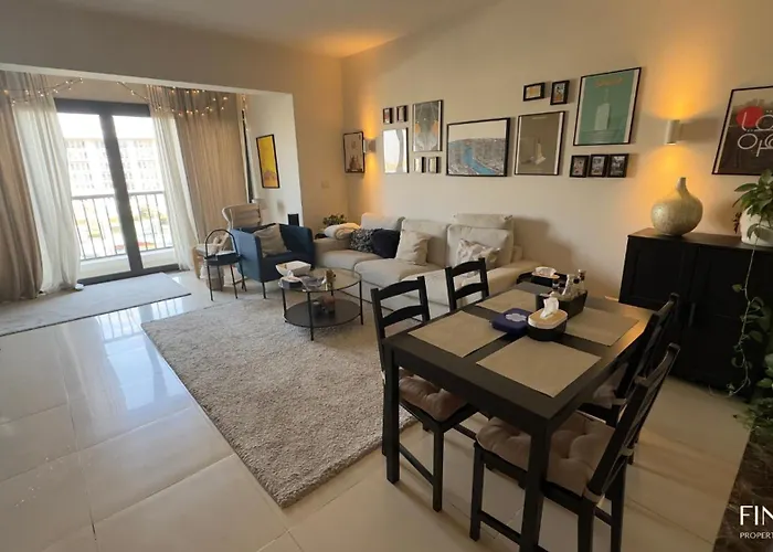 Modern 2Br Duplex In New Cairo Quiet Area, Balcony & Fast Wifi